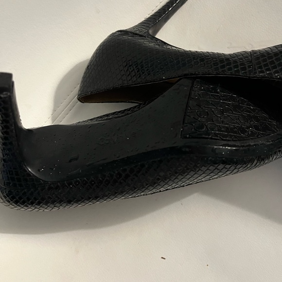 Calvin Klein never worn black snakeskin heels size 9 1/2. Perfect condition. - Picture 4 of 4
